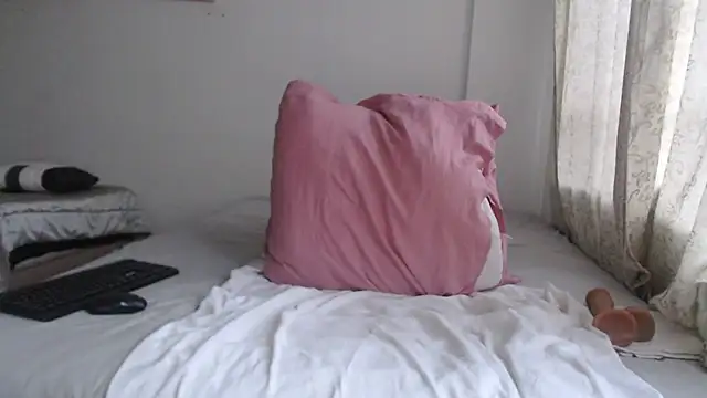 Snapshot of lady-zeei chatting on November 30, 2025, 4:19 pm lady-zeei online show from November 30, 2025, 4:19 pm