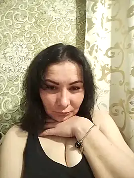 Snapshot of Mia24Blove chatting on April 1, 2026, 7:00 pm Mia24Blove online show from April 1, 2026, 7:00 pm