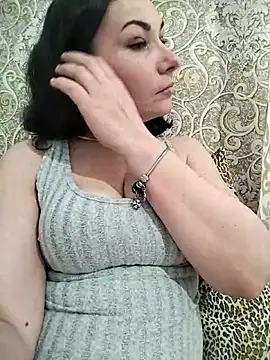 Snapshot of Mia24Blove chatting on March 18, 2026, 10:51 am Mia24Blove online show from March 18, 2026, 10:51 am