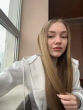 MilaMoone online show from March 5, 2026, 11:07 am