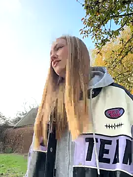 MilaMoone online show from November 15, 2025, 10:30 am