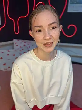 MilaMoone online show from April 9, 2026, 11:16 am