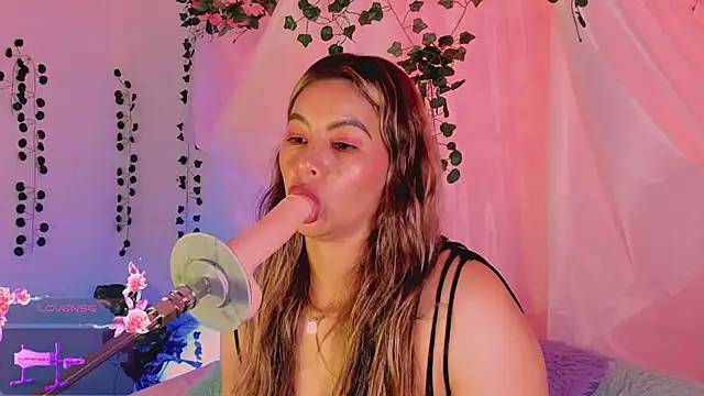 chubbyZoe online show from November 29, 2025, 11:27 pm