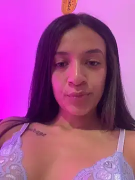 Snapshot of MiQeilaSweet chatting on September 18, 2025, 11:30 pm MiQeilaSweet online show from September 18, 2025, 11:30 pm