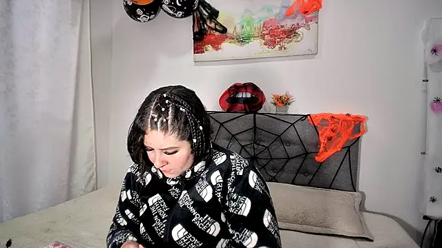 Snapshot of Luna_sweet55 chatting on October 17, 2025, 11:01 am Luna sweet55 online show from October 17, 2025, 11:01 am
