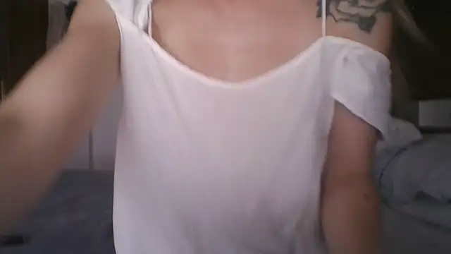Snapshot of Nhoakila96 chatting on September 23, 2025, 10:22 am Nhoakila96 online show from September 23, 2025, 10:22 am