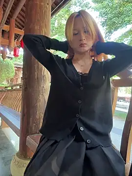 yuki june online show from November 13, 2025, 8:51 am