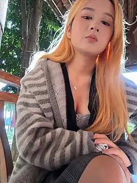 yuki june online show from November 27, 2025, 8:26 am