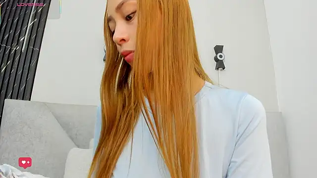 Snapshot of Naomi_Rousse chatting on February 23, 2026, 1:01 pm Naomi Rousse online show from February 23, 2026, 1:01 pm