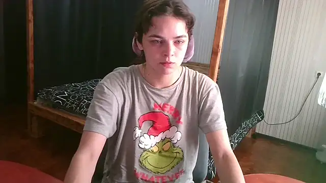 Snapshot of EthelsLover chatting on June 16, 2026, 8:36 am EthelsLover online show from June 16, 2026, 8:36 am