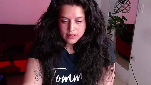 Snapshot of Andrea_secret_ chatting on September 16, 2025, 5:58 pm Andrea secret online show from September 16, 2025, 5:58 pm