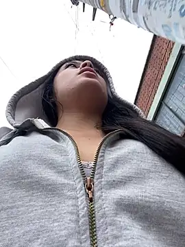 Karla 1-2 online show from October 20, 2025, 8:31 pm