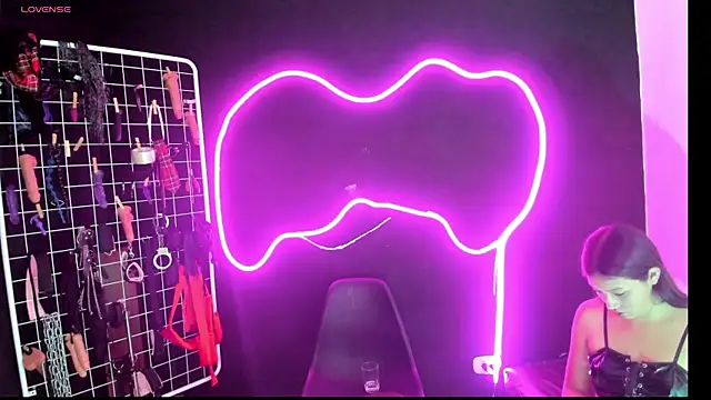 Snapshot of Mistress_Megan_BDSM chatting on November 14, 2025, 7:06 pm Mistress Megan BDSM online show from November 14, 2025, 7:06 pm