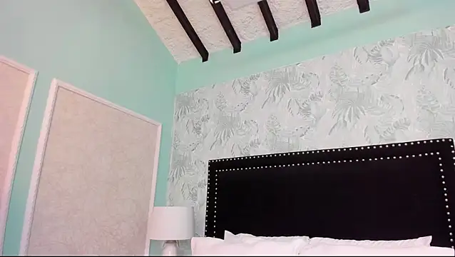 Snapshot of SamyySwet chatting on December 1, 2025, 8:32 pm SamyySwet online show from December 1, 2025, 8:32 pm