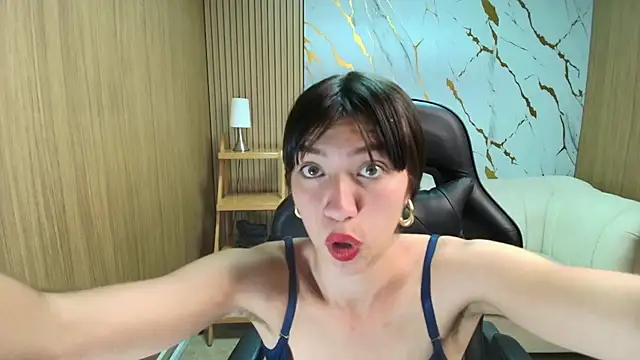 Snapshot of Isabella_Blondetf chatting on November 4, 2025, 8:56 pm Isabella Blondetf online show from November 4, 2025, 8:56 pm