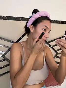 MiaKane99 online show from April 8, 2026, 1:40 am