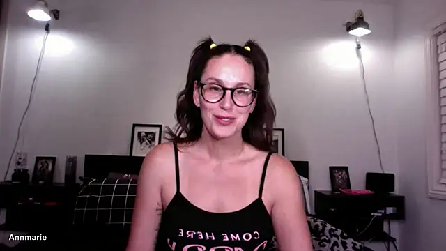 annmarieferrara online show from March 25, 2026, 2:44 am