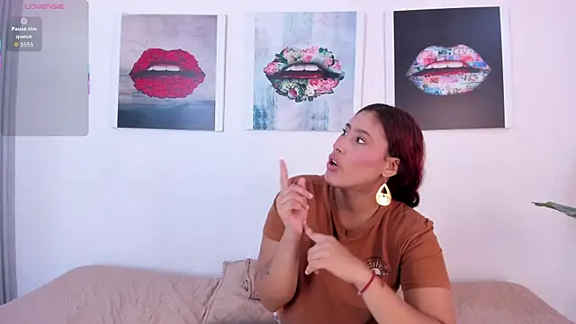 Snapshot of Girls_inlove chatting on November 6, 2025, 12:09 pm Girls inlove online show from November 6, 2025, 12:09 pm