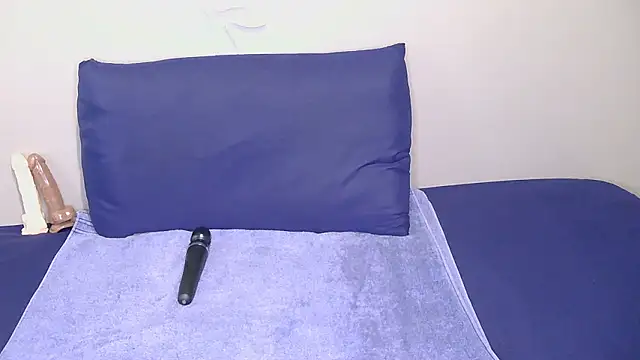 Serafynn online show from January 16, 2026, 12:36 am