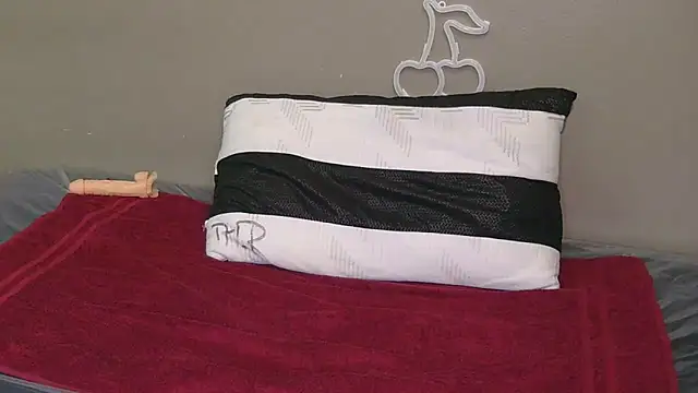 Serafynn online show from January 5, 2026, 5:27 pm