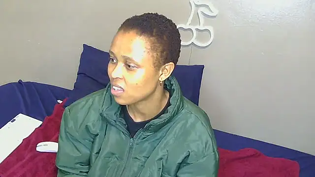 Snapshot of Serafynn chatting on October 1, 2025, 7:29 pm Serafynn online show from October 1, 2025, 7:29 pm