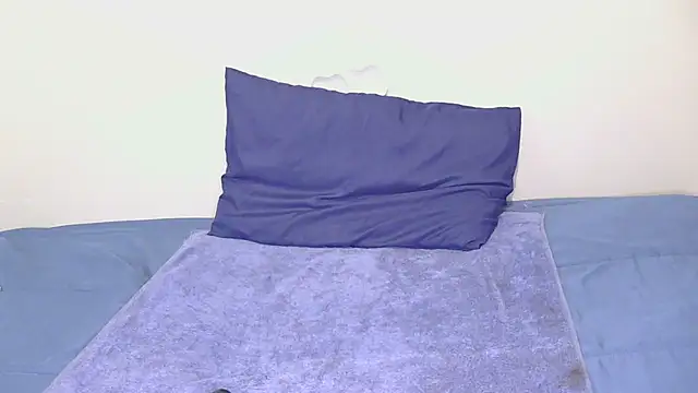 Snapshot of Serafynn chatting on December 1, 2025, 2:12 am Serafynn online show from December 1, 2025, 2:12 am