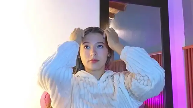 VictoriaSpark online show from November 24, 2025, 11:54 am