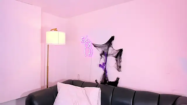 Snapshot of Peter_chase chatting on October 28, 2025, 6:07 pm Peter chase online show from October 28, 2025, 6:07 pm