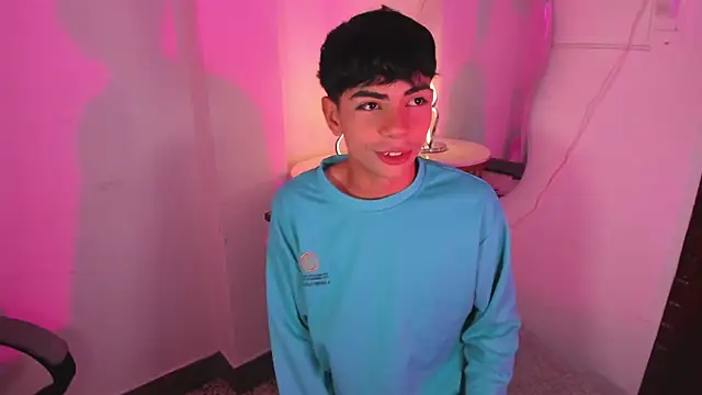 Snapshot of Peter_chase chatting on November 7, 2025, 6:01 pm Peter chase online show from November 7, 2025, 6:01 pm