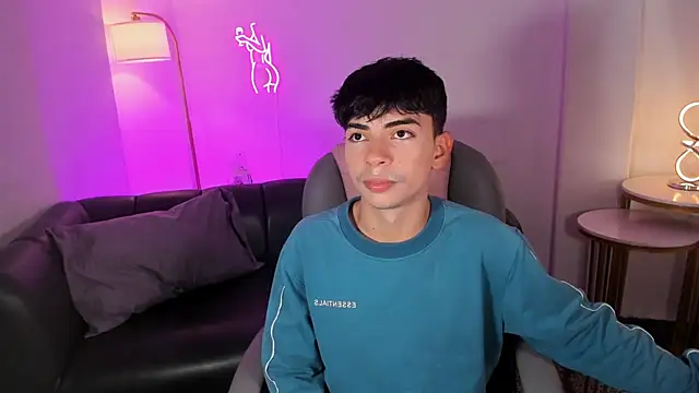 Snapshot of Peter_chase chatting on November 27, 2025, 5:57 pm Peter chase online show from November 27, 2025, 5:57 pm