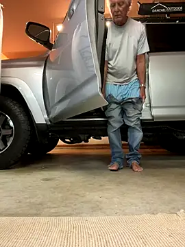 Snapshot of Nataku10 chatting on November 5, 2025, 9:51 pm Nataku10 online show from November 5, 2025, 9:51 pm