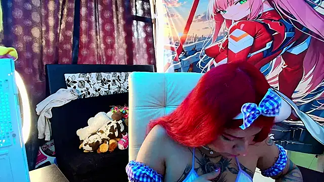 dulcinina online show from October 28, 2025, 1:21 pm