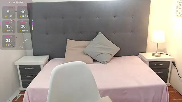 chaneelstark online show from October 30, 2025, 4:44 am