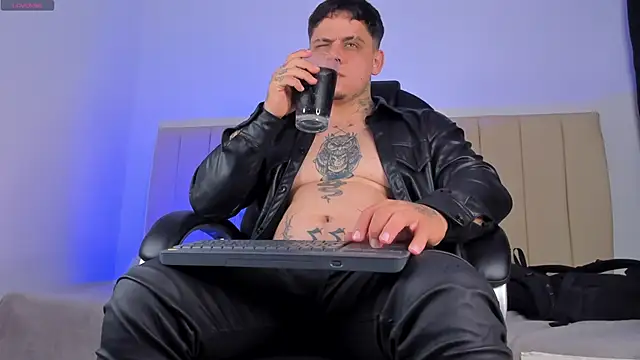 denis munera online show from March 8, 2026, 2:53 pm