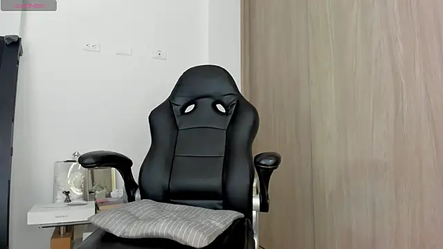 Biscuit oliva online show from October 12, 2025, 3:19 am