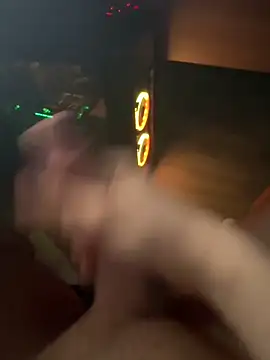 jstntz online show from April 10, 2026, 9:44 pm