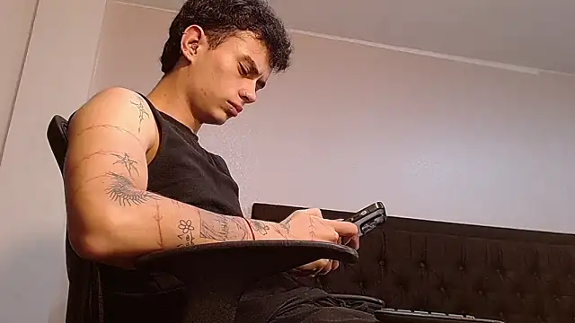 jaico santos online show from October 6, 2025, 10:43 pm