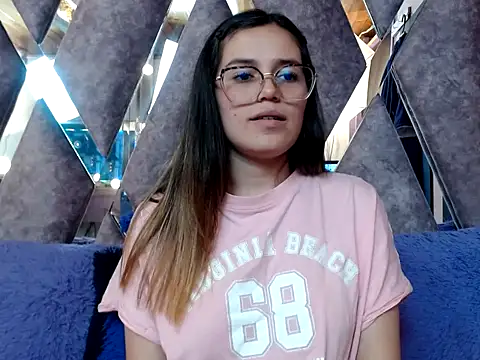 Snapshot of CRISTALHERRANZ chatting on October 8, 2025, 11:49 pm CRISTALHERRANZ online show from October 8, 2025, 11:49 pm