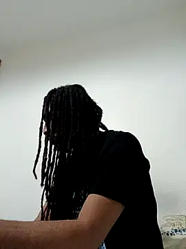 Snapshot of Mikaaa97 chatting on December 22, 2025, 7:36 pm Mikaaa97 online show from December 22, 2025, 7:36 pm