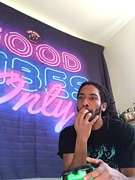 Snapshot of Mikaaa97 chatting on February 25, 2026, 11:43 am Mikaaa97 online show from February 25, 2026, 11:43 am