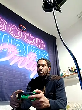 Snapshot of Mikaaa97 chatting on February 22, 2026, 12:24 am Mikaaa97 online show from February 22, 2026, 12:24 am