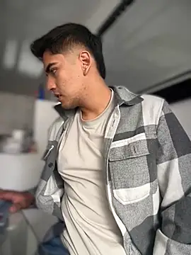 tomy hot20 online show from September 19, 2025, 5:17 pm