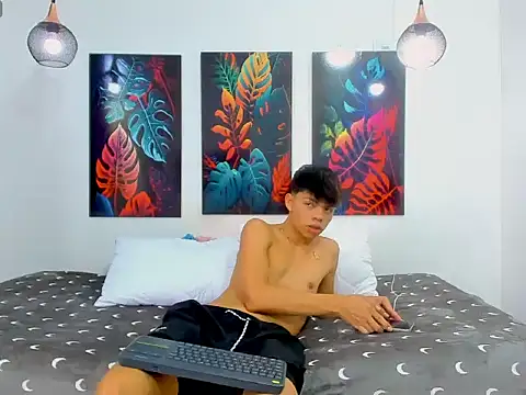 Snapshot of Zacktorres_ chatting on May 26, 2026, 8:18 pm Zacktorres online show from May 26, 2026, 8:18 pm