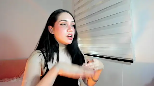 Snapshot of SarahCastillo_ chatting on February 10, 2026, 6:07 pm SarahCastillo online show from February 10, 2026, 6:07 pm