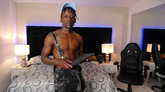 SkylerBigxxx online show from April 15, 2026, 3:56 am