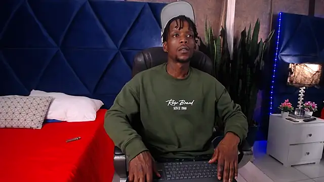 SkylerBigxxx online show from October 22, 2025, 4:34 am