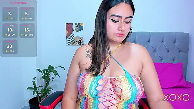 mia hajar333 online show from November 13, 2025, 8:13 pm