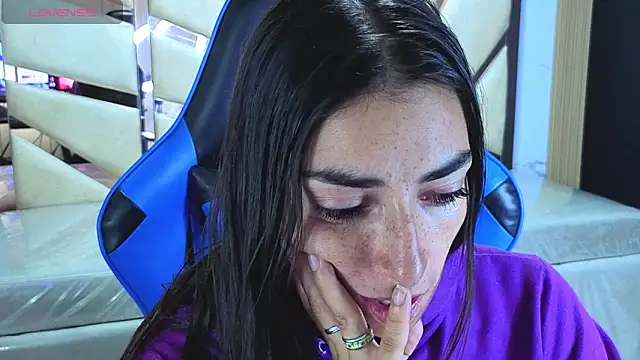 Maily a  online show from April 12, 2026, 3:10 am