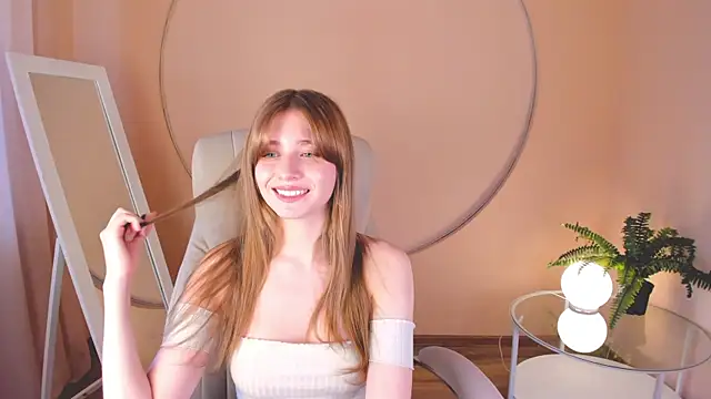 Snapshot of TinnyTiana chatting on May 15, 2026, 8:01 am TinnyTiana online show from May 15, 2026, 8:01 am