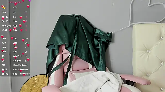 Yuni kim online show from January 16, 2026, 2:32 pm